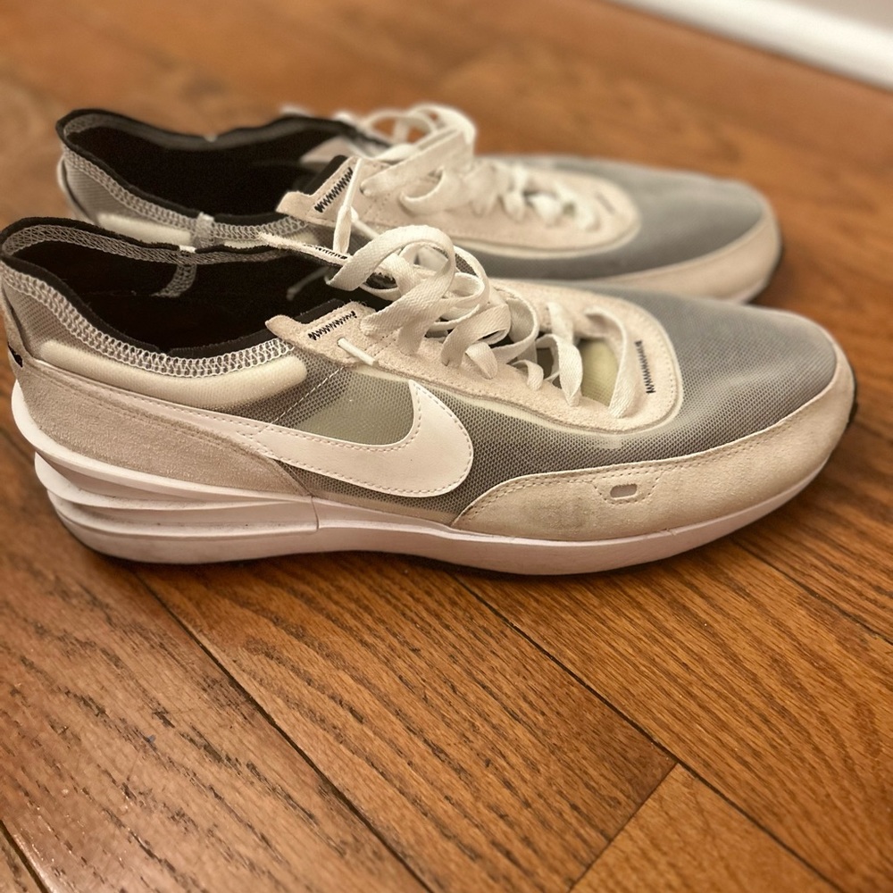 Nike waffle sneaker size 12